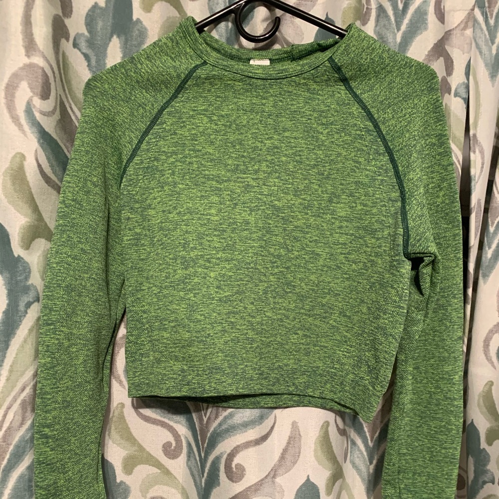 Fabletics long sleeve crop